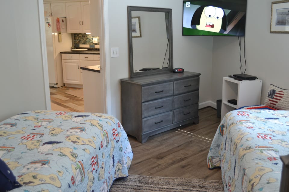 TV in BR#2