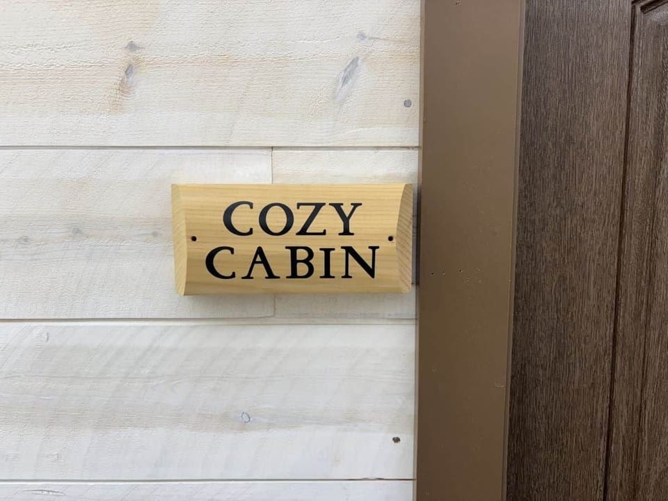 Limestone Lodge Cozy Cabin Sign