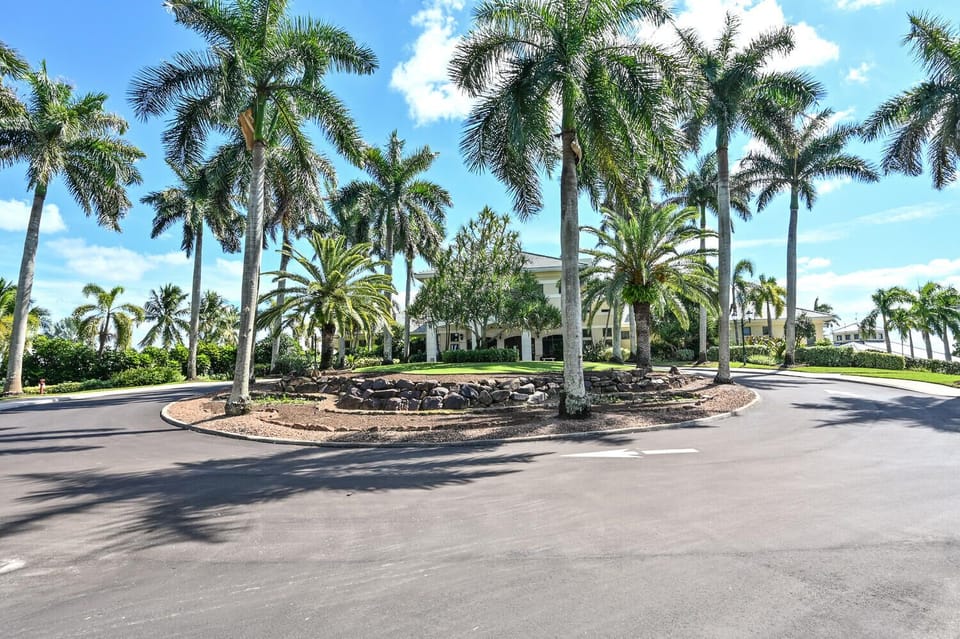 Country Club (Social Membership Included)