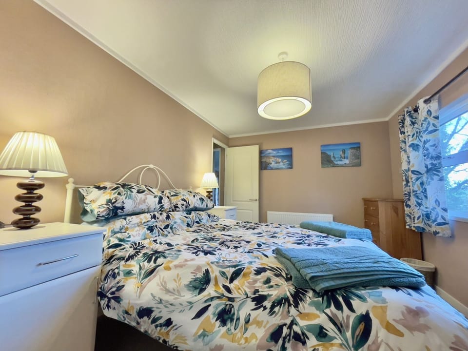 King size bed