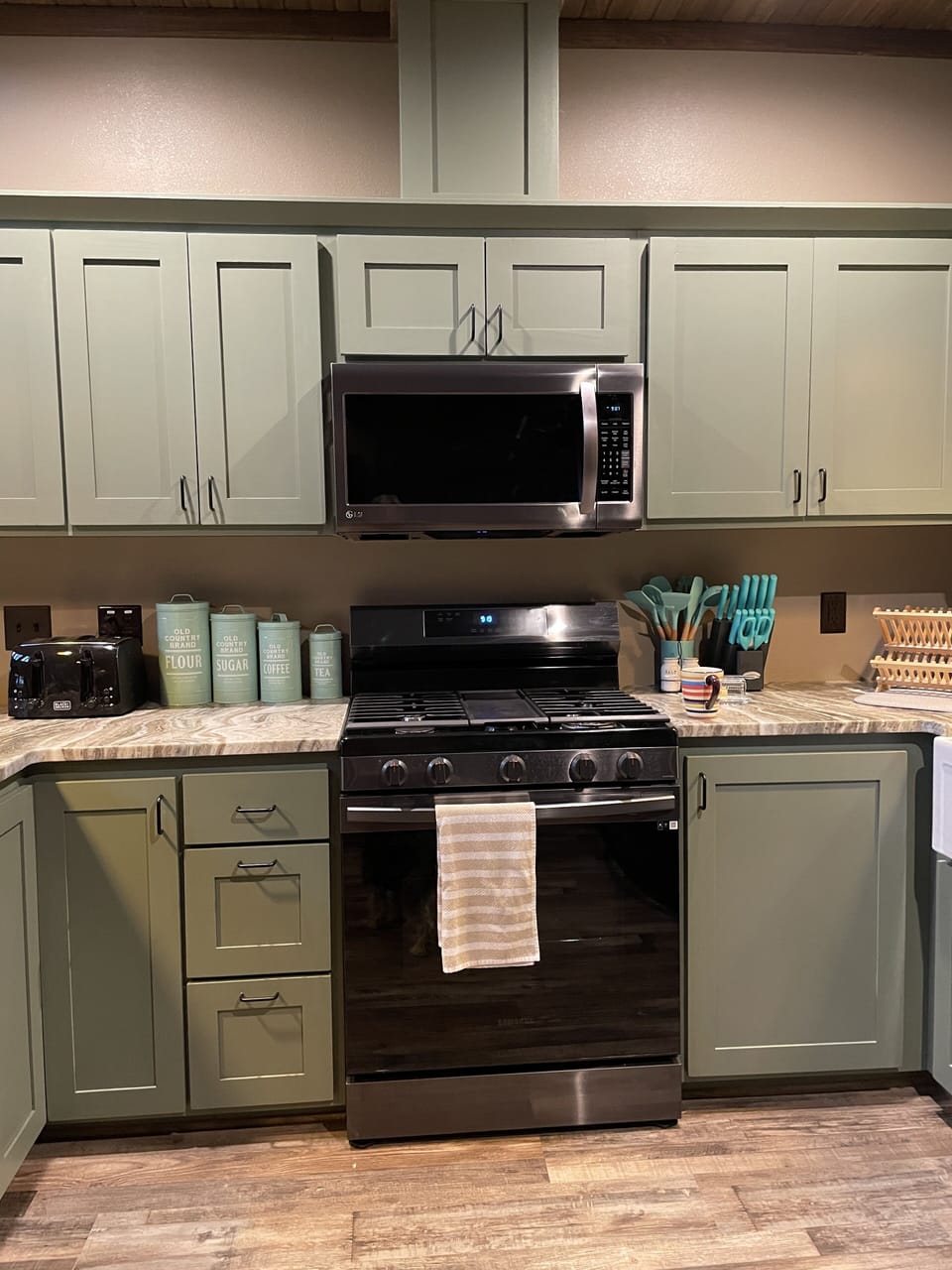 Full Sized, Fully Stocked Kitchen