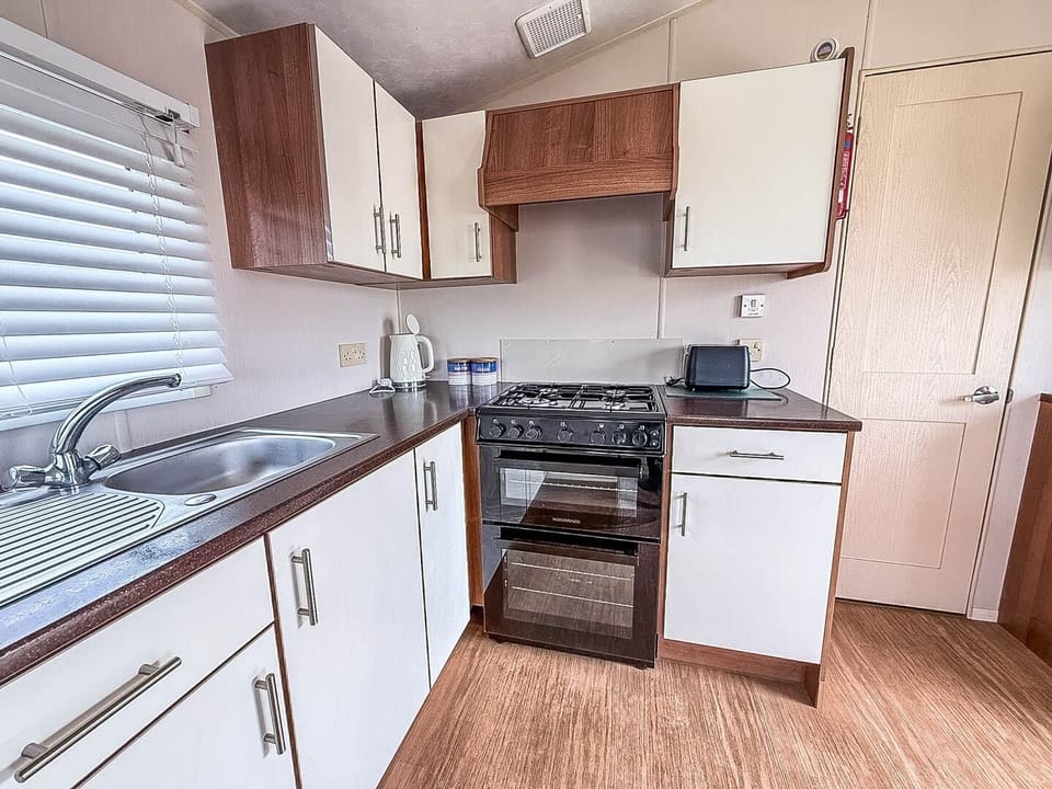 The perfect layout for creating shared memories, ensuring that the time spent together on your UK family holiday in Hunstanton is easy, connected, and full of holiday cheer.