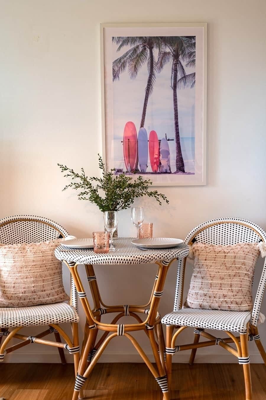Relaxed dining for two — slow mornings and easy evenings