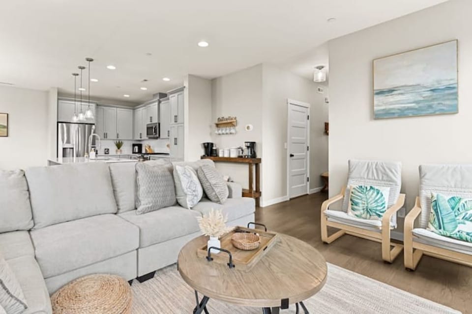 More living room and kitchen photos