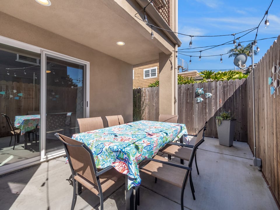 Outdoor dining