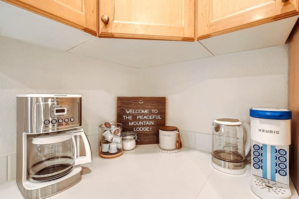 We provide complimentary coffee capsules, coffee beans, hot cocoa, and tea to help you start your day off right. For those who enjoy cooking, we provide a selection of cooking oils, spices, flour, and more to help you prepare delicious meals!