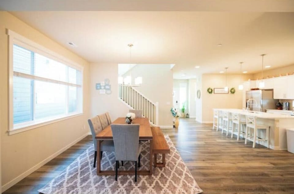 Spacious dining area 