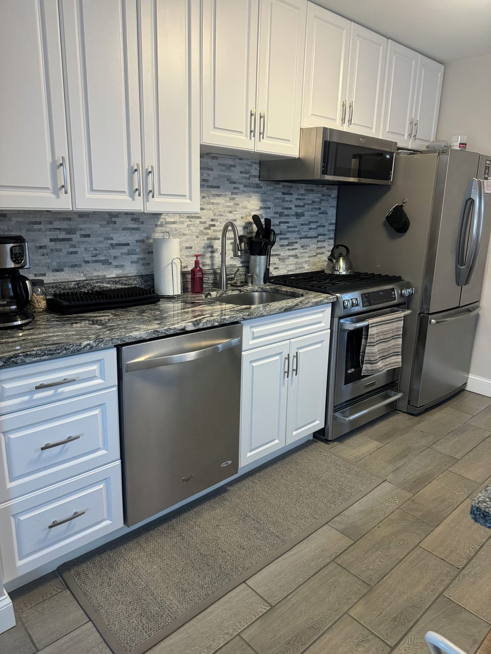 1st fl. kitchen