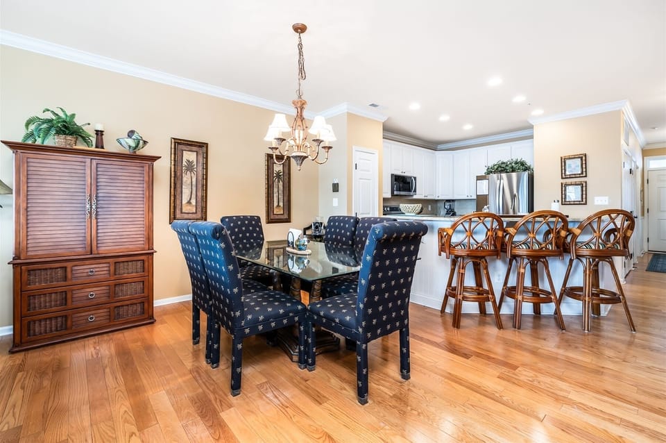 Sunset Island 37 Fountain Drive West, Unit 5E Dining Area