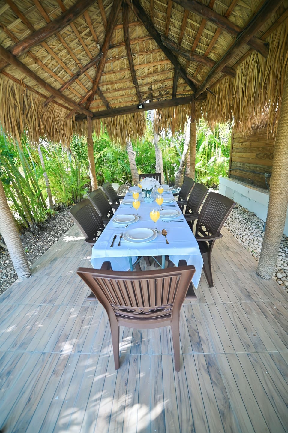 Outdoor dining
