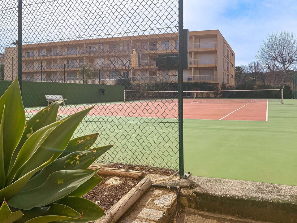 Sport court