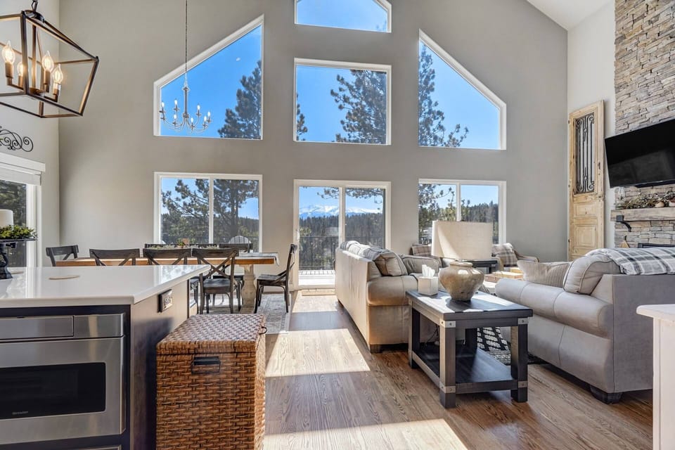 Living Room & Kitchen