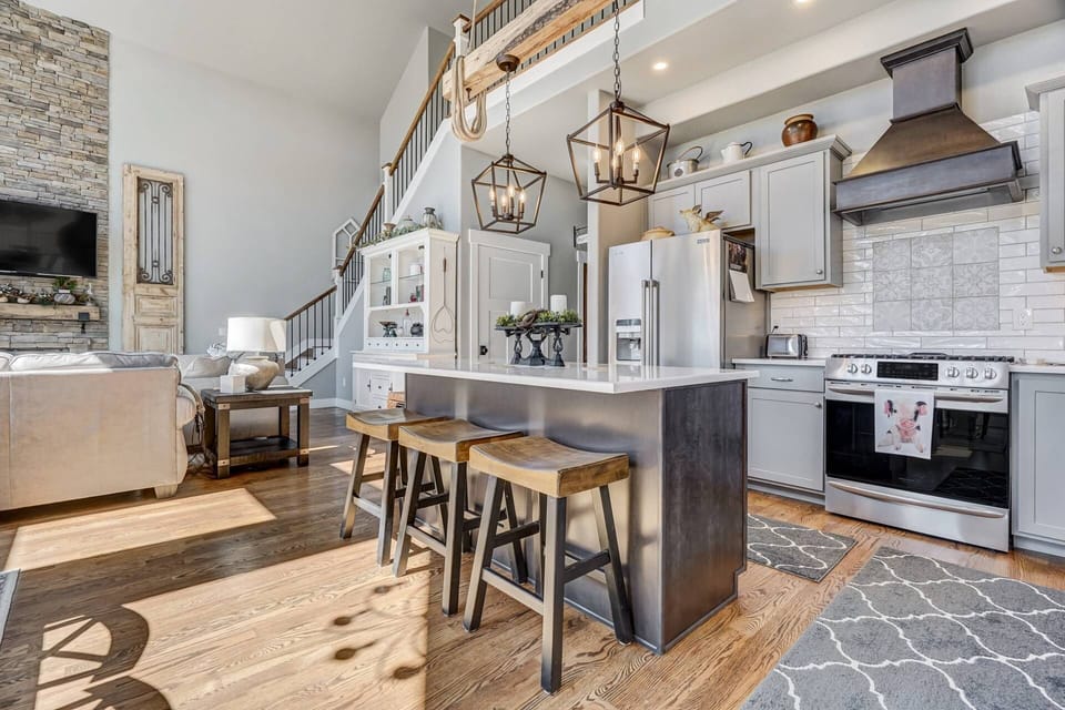 Kitchen has all Amenities