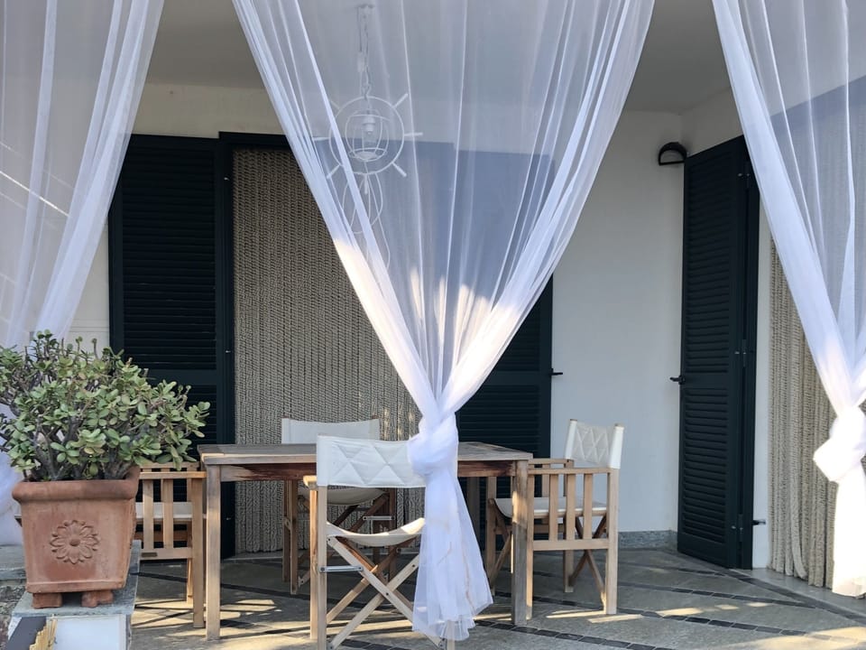 OPEN PORCH