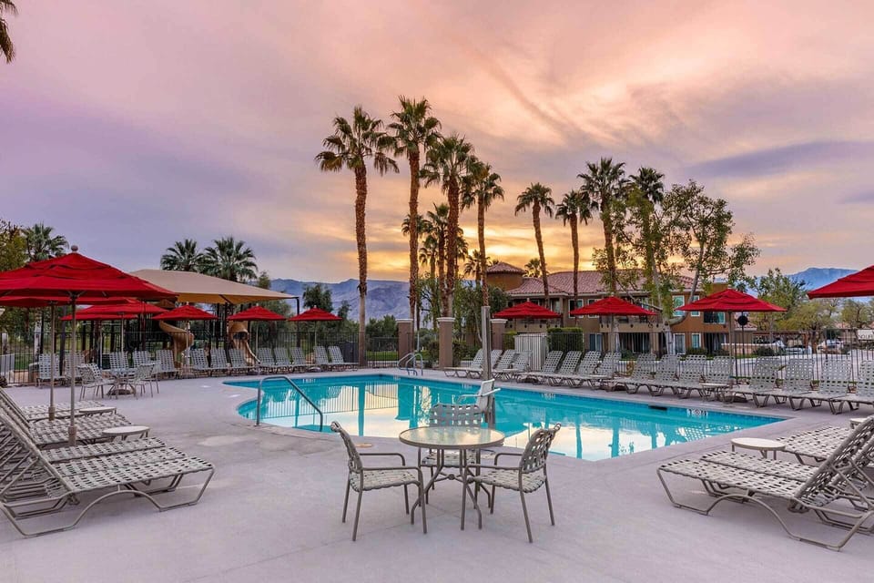 Mesquite Pool with a view of the mountains!