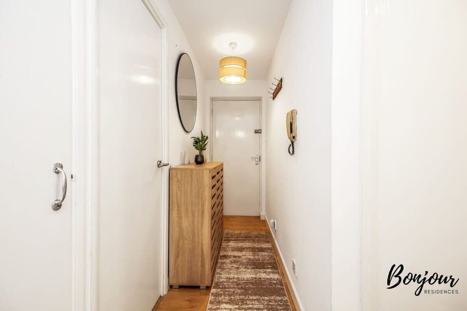 Hallway leading to bedroom 2