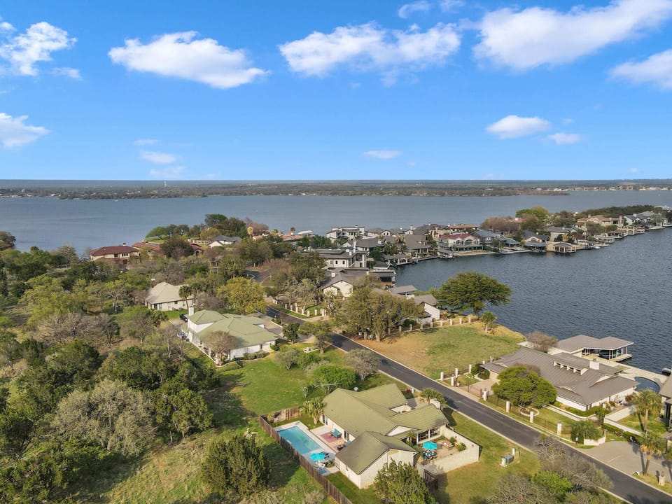 Lighthouse Drive - Best Street in Horseshoe Bay