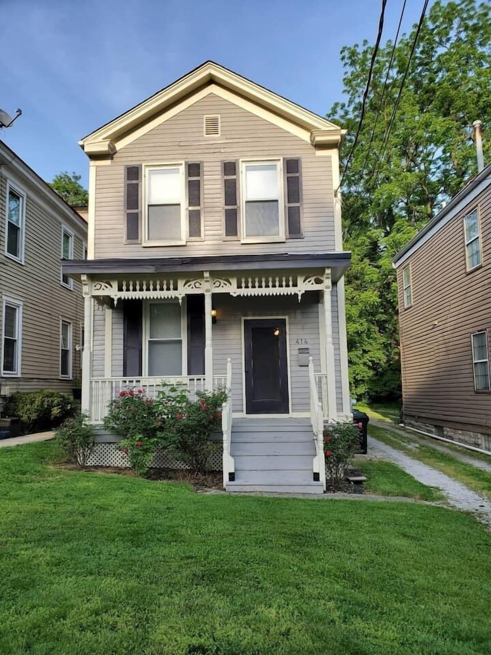 Beautiful 141 year old house in Cincinnati's oldest neighborhood.
Tons of charm! 