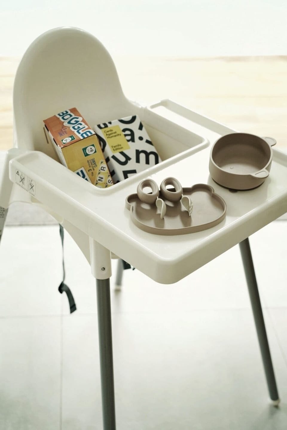 Crib, high chair, silicone tableware and other children amenities upon request