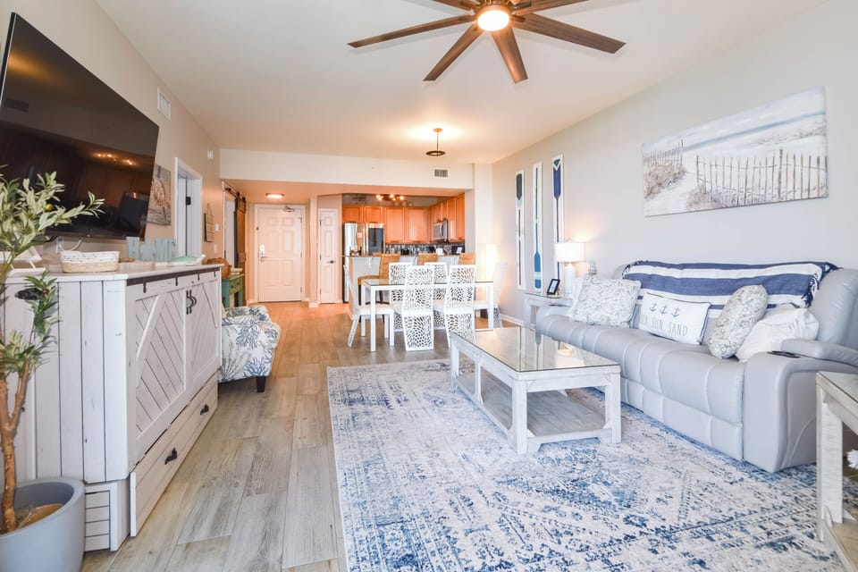 The Palms of Destin 2513 - Living Area
