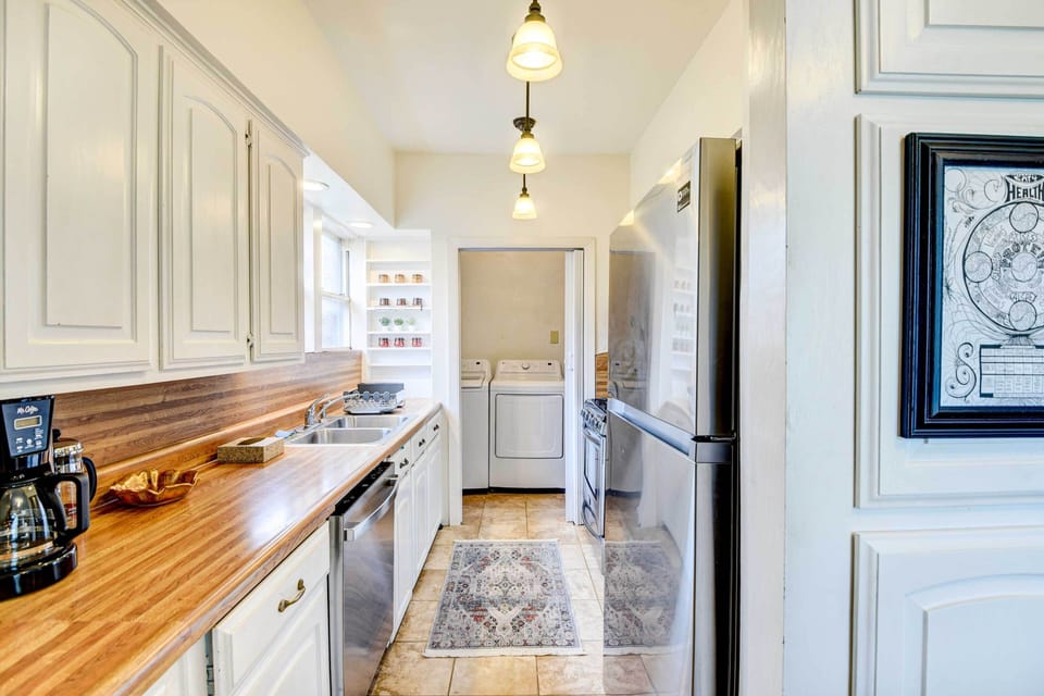 Kitchen | Dishwasher