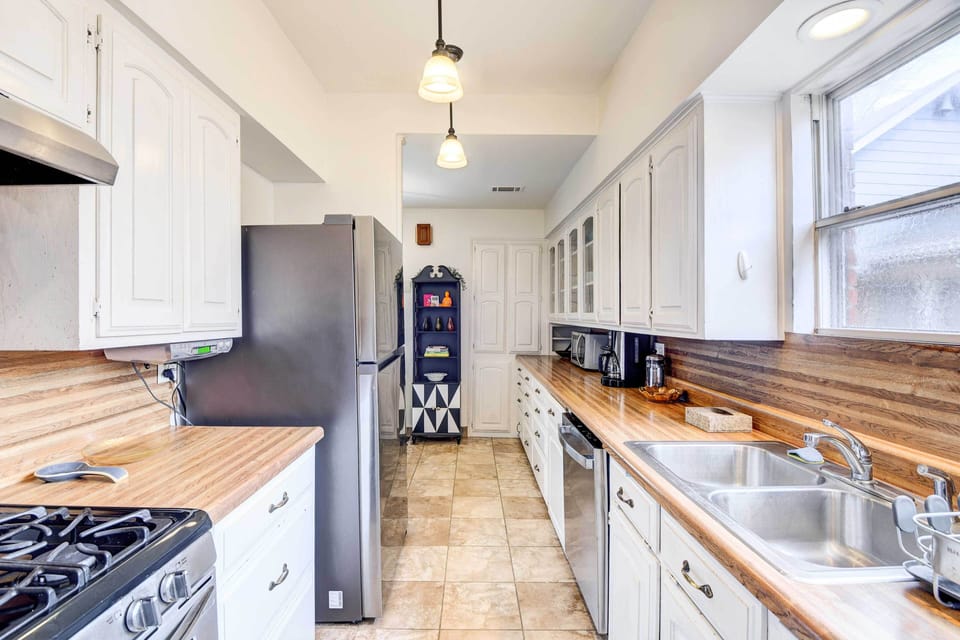 Kitchen | Main Level | Coffee Maker | French Press