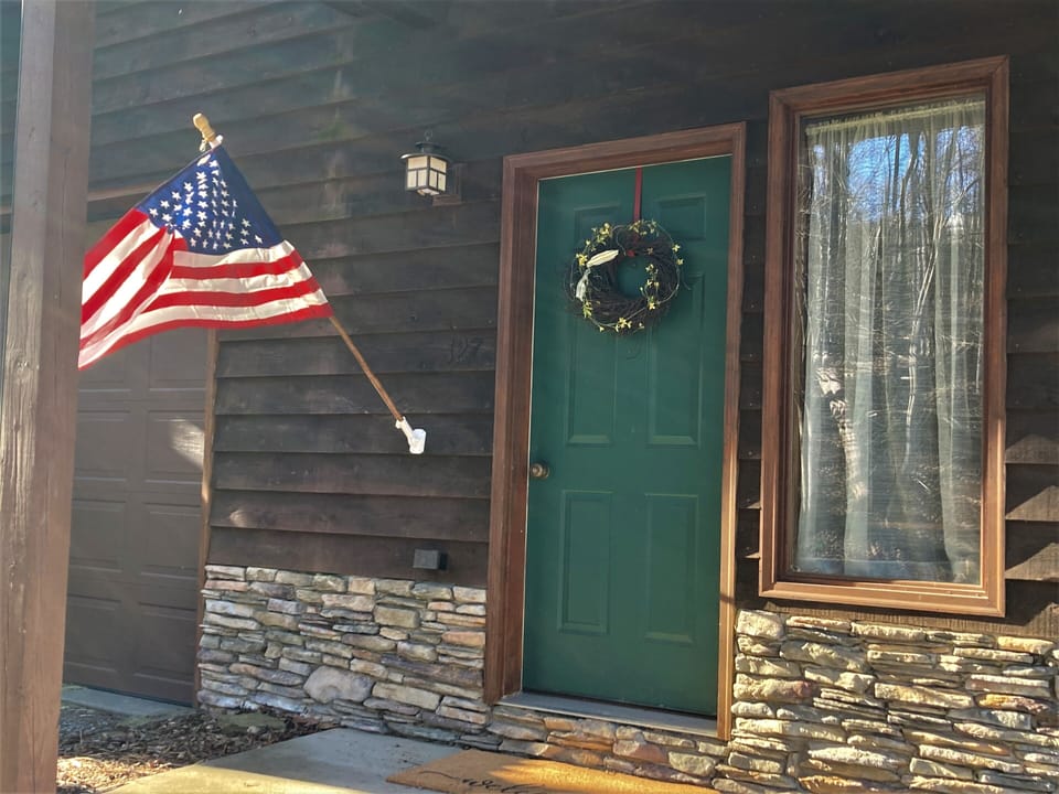 Welcome to "The Cottage at Lake Tranquility" (main entrance)