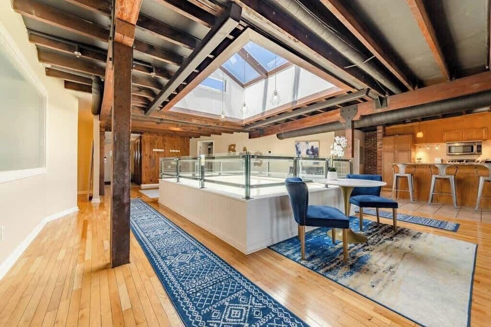 Host your next event in a space with true Louisville charm, just a stone’s throw from the historic Whiskey Row.