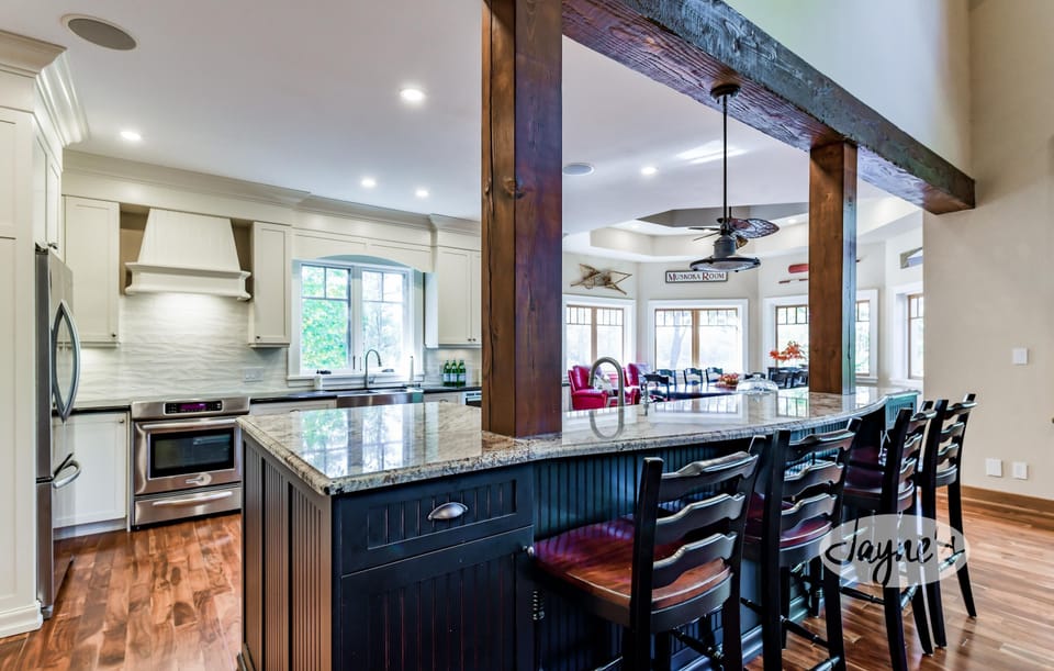 Kitchen &amp; Bar Seating