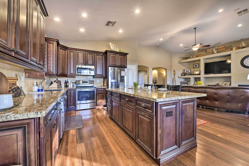 Kitchen | Cooking Basics | Breakfast Bar Seating