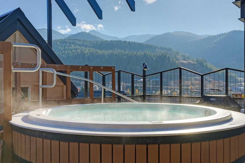 Roof top hot tub