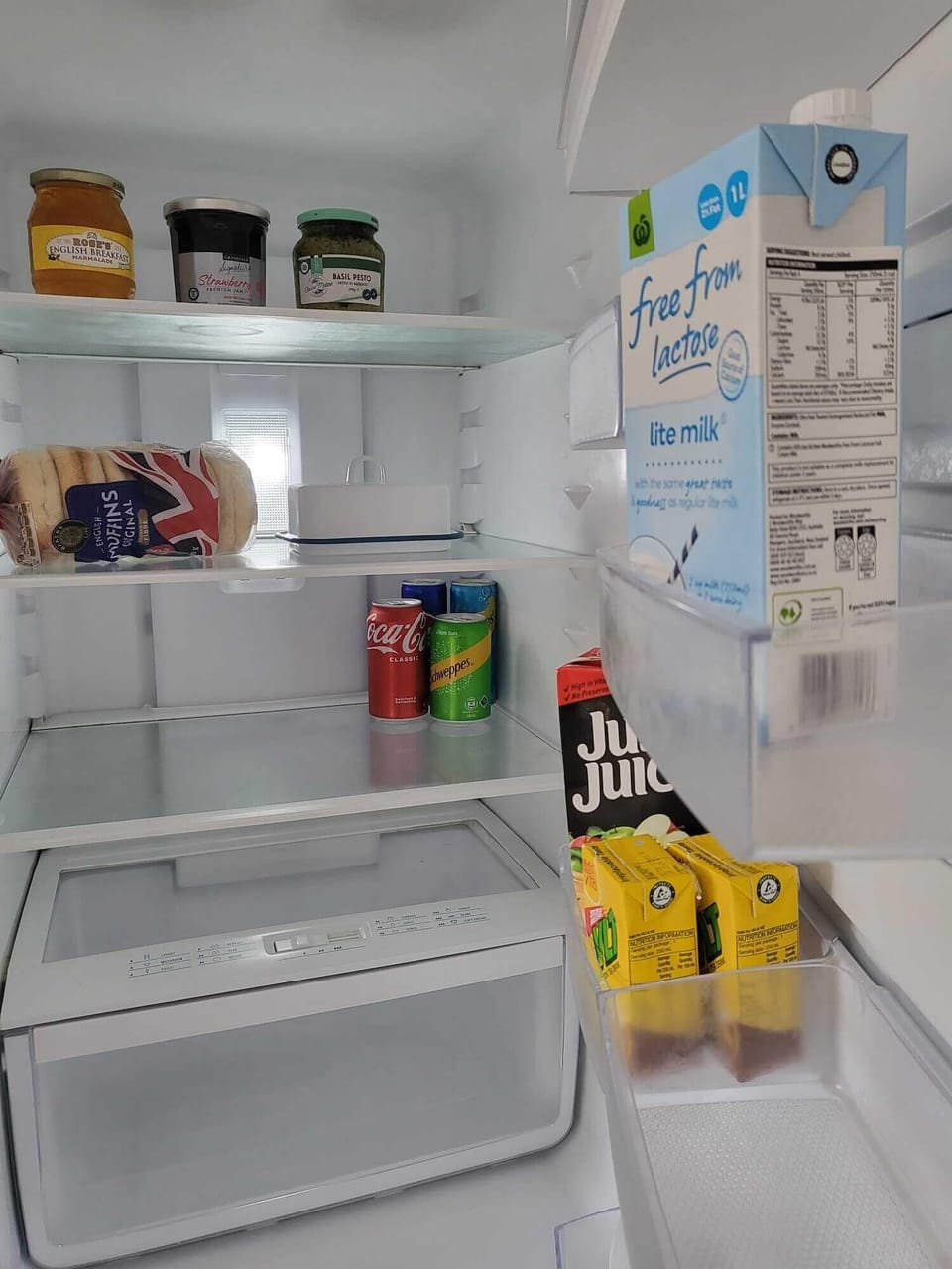 Fridge with arrival basics
