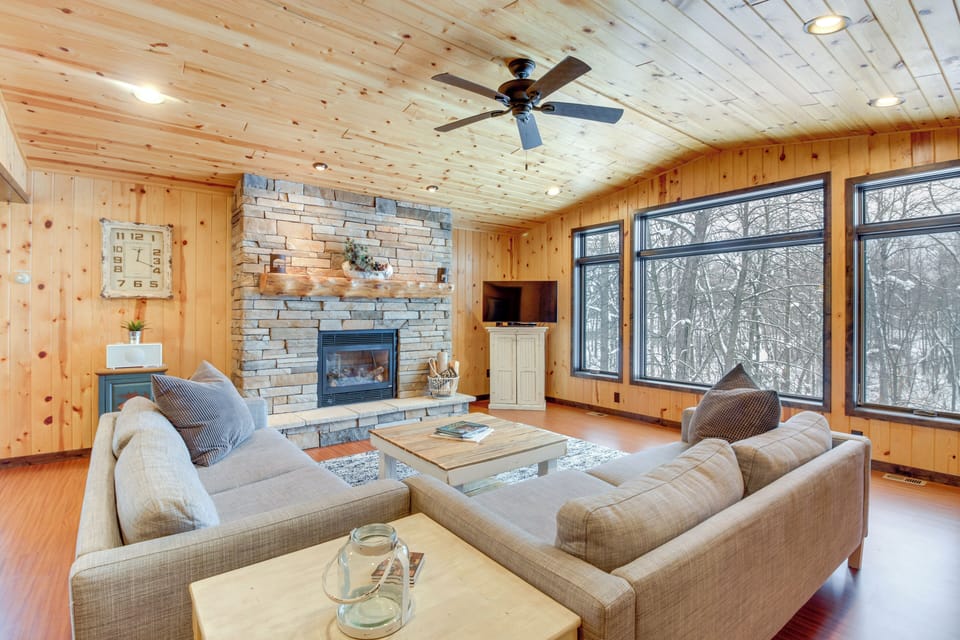 Pequot Lakes Vacation Rental | 4BR | 3BA | 2,500 Sq Ft | Stairs Required