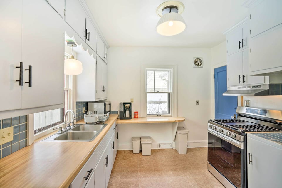 Kitchen | Blender | Drip Coffee Maker | Microwave | Toaster