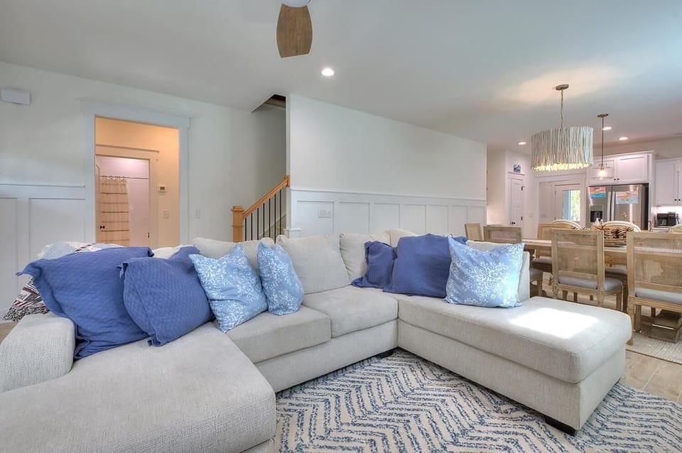 Living Room 
GW 3.2023