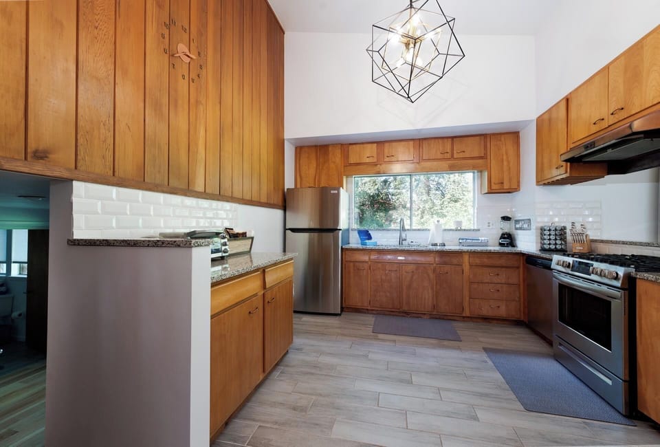 Fully stocked kitchen