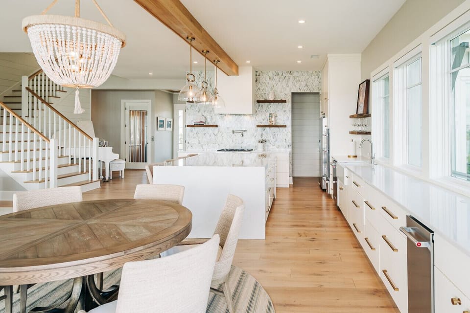 Spacious high end gourmet Kitchen with everything you need to cook