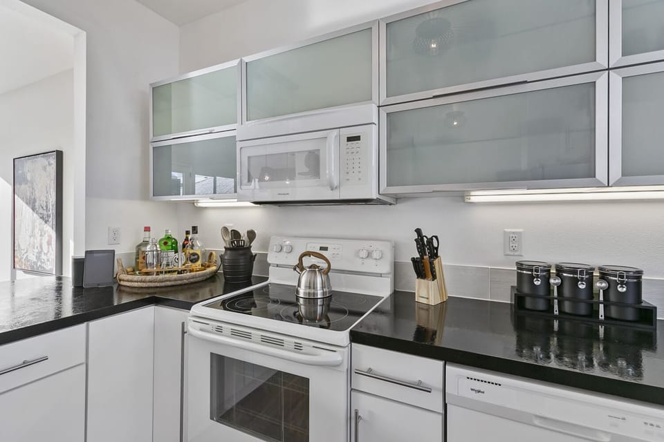 Fully-equipped Chef's Kitchen | Tons of natural light!