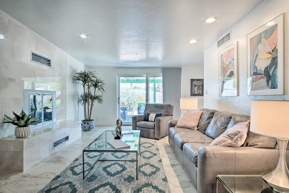 Great space to hang out with friends and family!