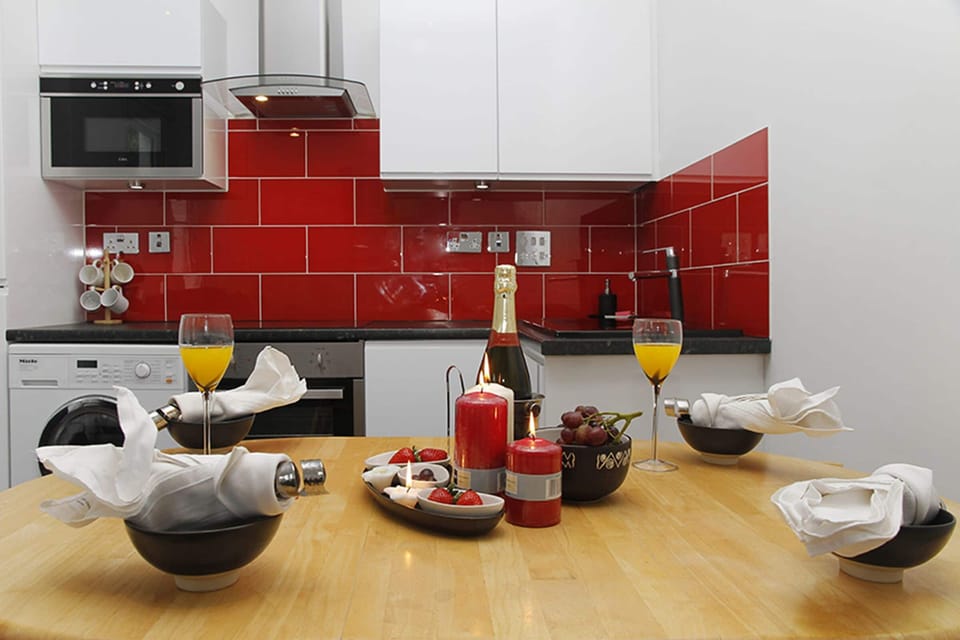 Fully equipped fitted kitchen