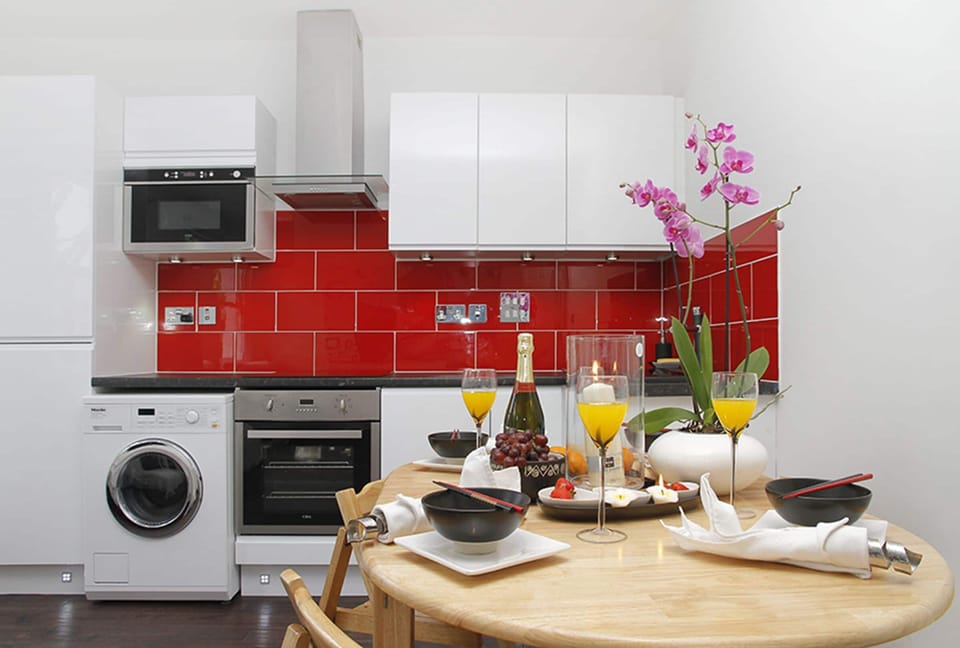 Kitchen - Dining area
