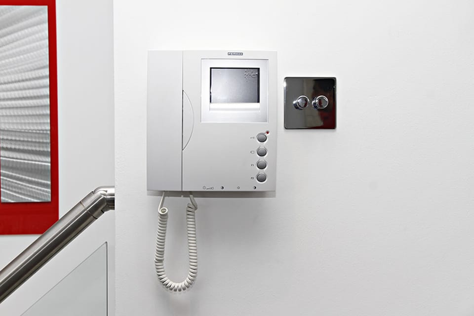 Video door entry phone