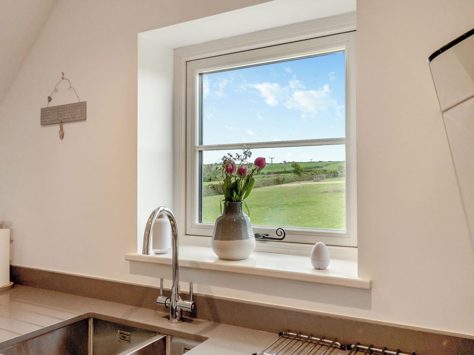 Kitchen area | Caerau Bach, Trefin, near St David&rsquo;s