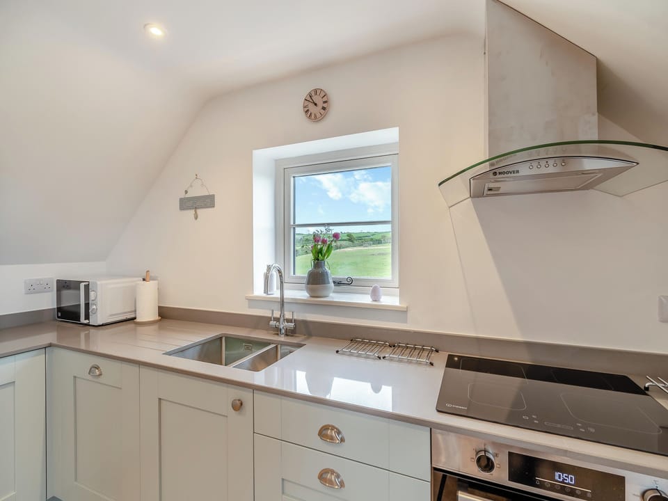 Kitchen area | Caerau Bach, Trefin, near St David&rsquo;s