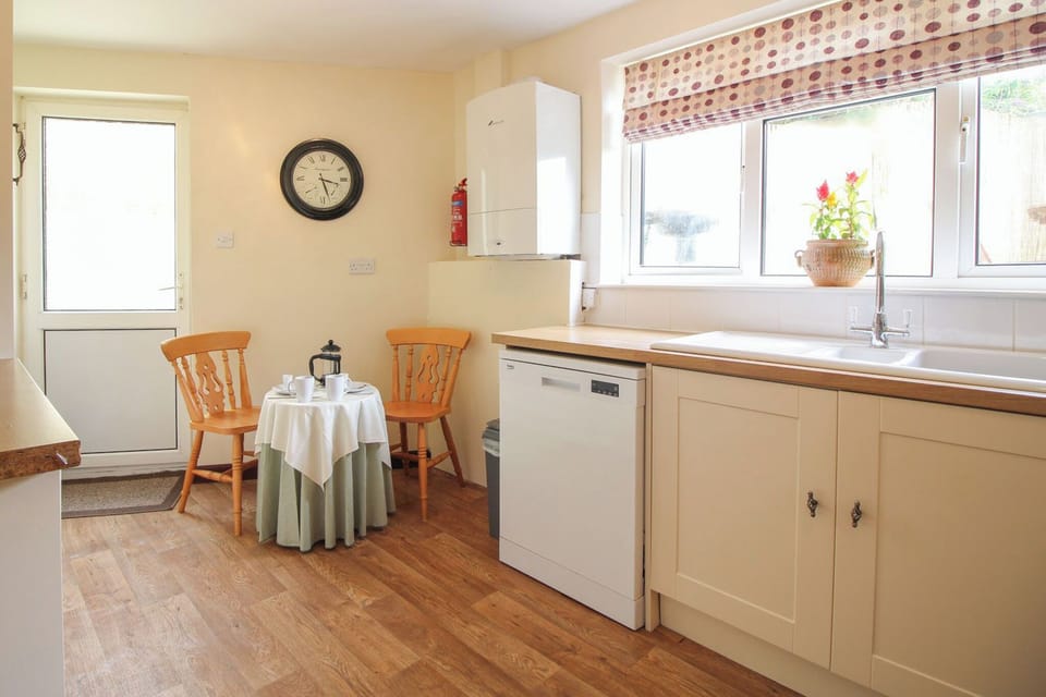 Kitchen area | Sunny Corner Cottage, Hayle