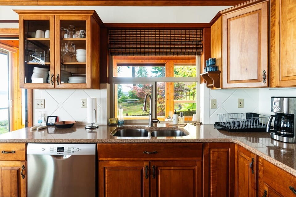 Window overlooks the yard so you can keep an eye on the kids or the dog.