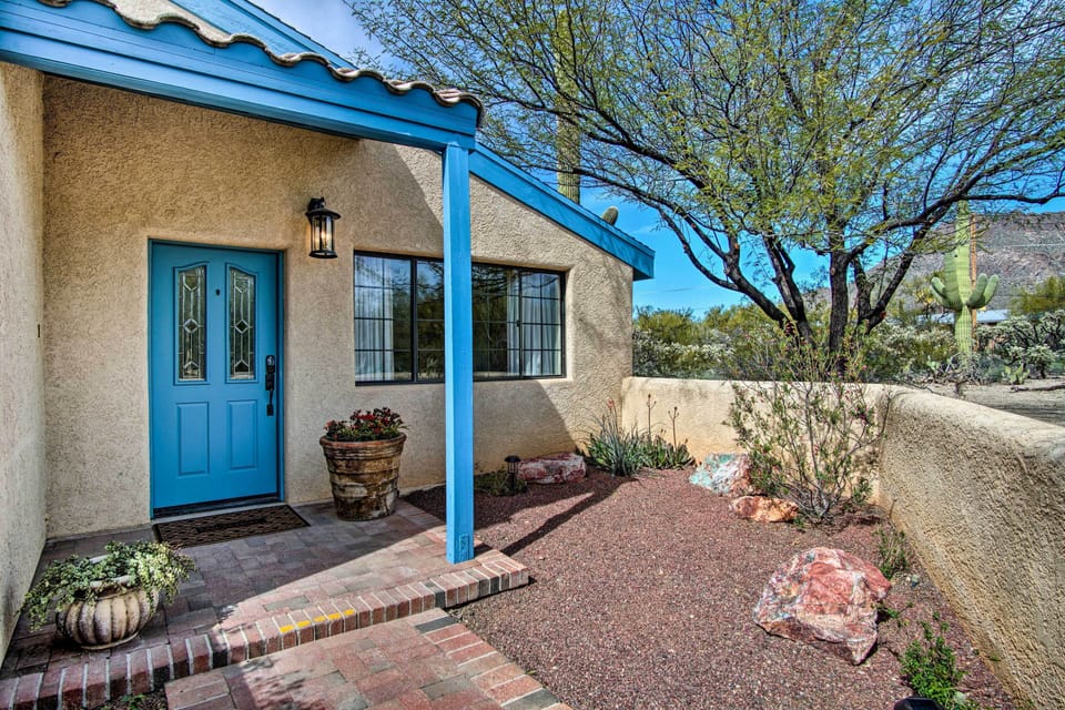 Front Entrance | Keyless Entry