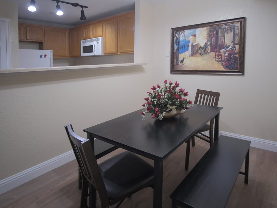 Dining room.