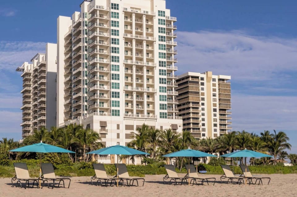 Excellent Marriott property in Singer Island!