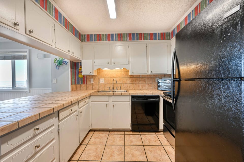 Full kitchen